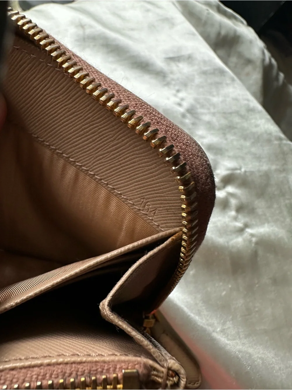 Prada zip around